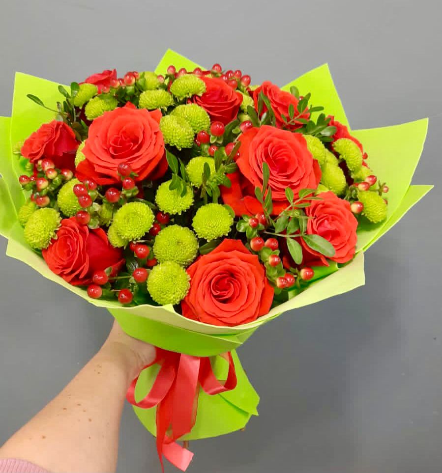 Букет цветов из: Хризантемы и Розы в Гусиноозерске