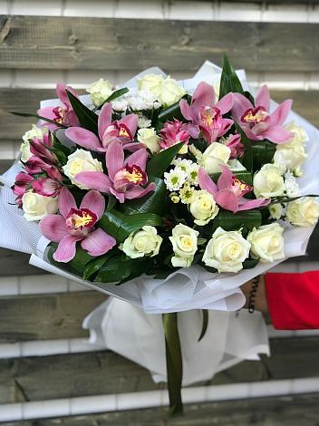 Букет цветов из: Розы и Хризантемы в Гусиноозерске