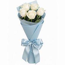 Букет 5 Белых роз Проуд в Гусиноозерске