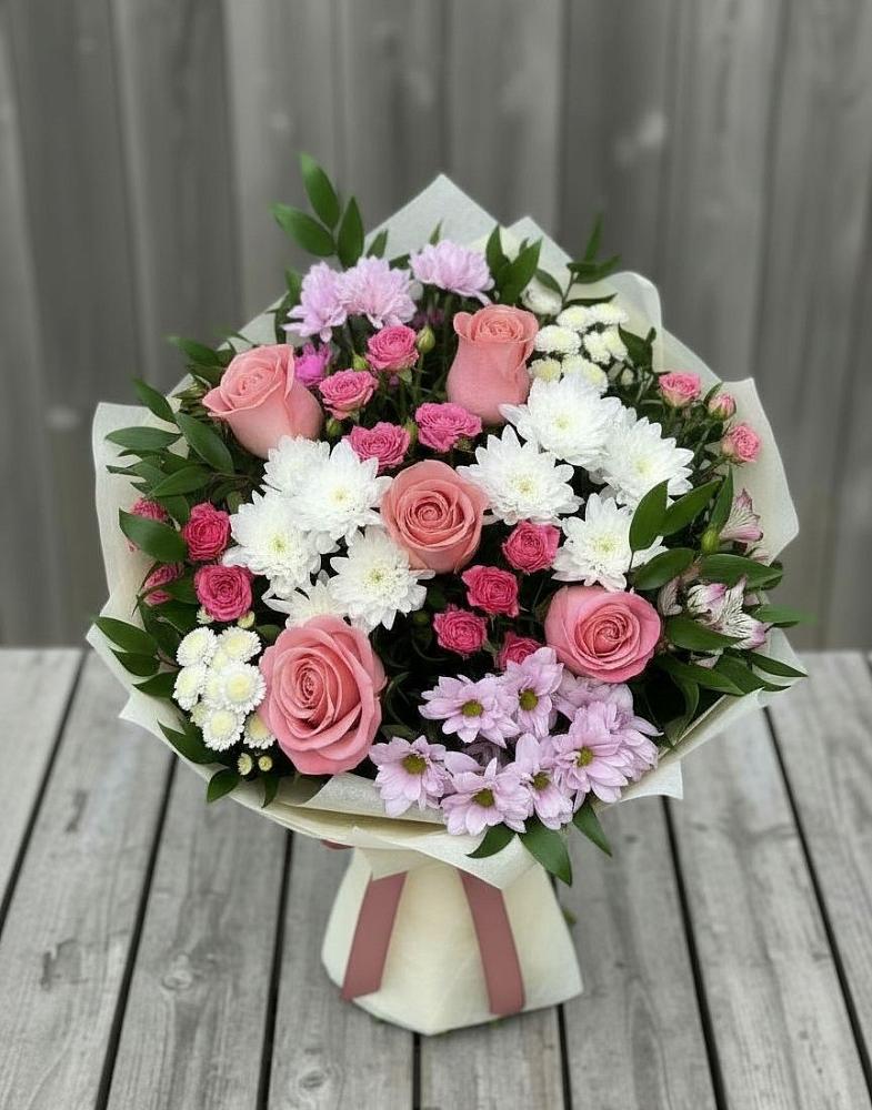 Букет цветов из: Альстромерии, Гвоздики, Розы и Хризантемы в Гусиноозерске