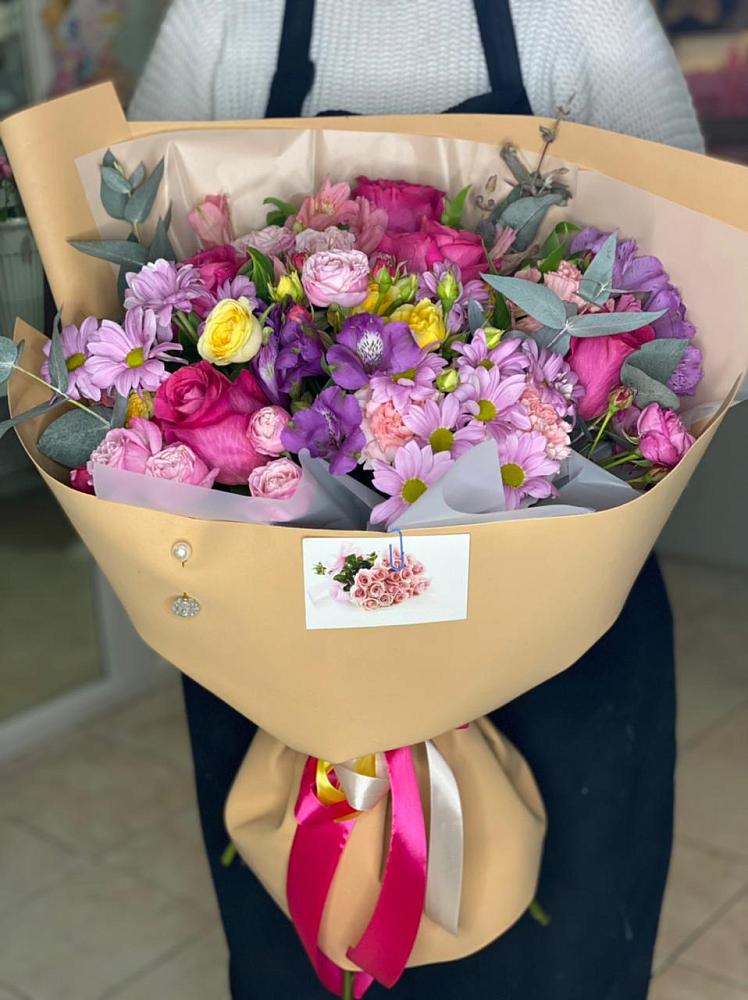 Букет цветов из: Хризантемы, Гвоздики и Альстромерии в Гусиноозерске