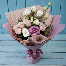 Букет цветов из:  Розы и Лизиантусы в Гусиноозерске