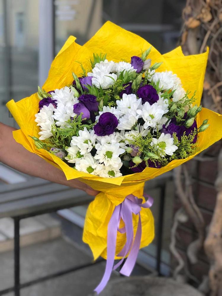 Букет цветов из: Ирисы, Хризантемы и Ромашки в Гусиноозерске