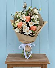 Букет цветов из:  Альстромерии, Лизиантусы, Розы и Хризантемы #REPLACE_PRED# Гусиноозерске