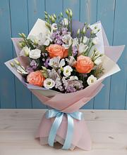Букет цветов из:  Лизиантусы, Розы, Альстромерии и Гипсофила в Гусиноозерске