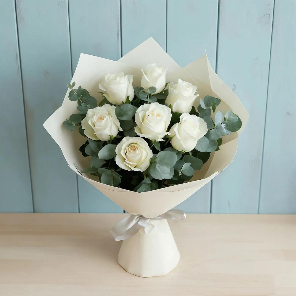 Букет Белые розы в Эвкалипте в Гусиноозерске