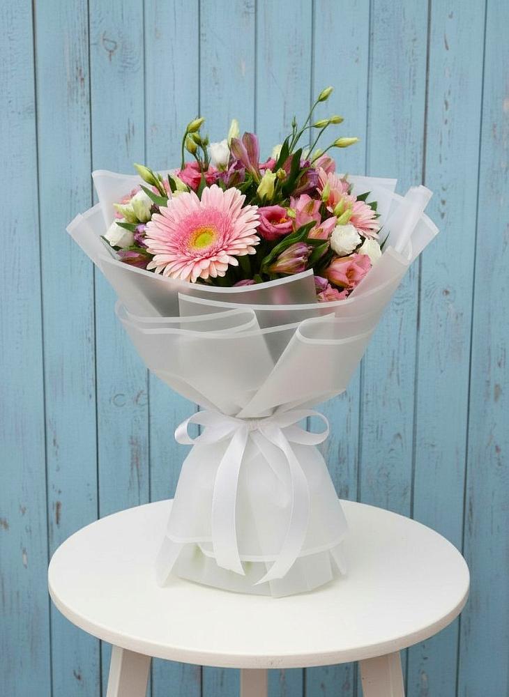 Букет цветов из: Герберы, Альстромерии и Лизиантусы в Гусиноозерске