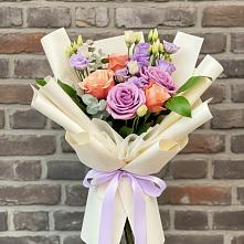 Букет цветов из:  Лизиантусы и Розы #REPLACE_PRED# Гусиноозерске