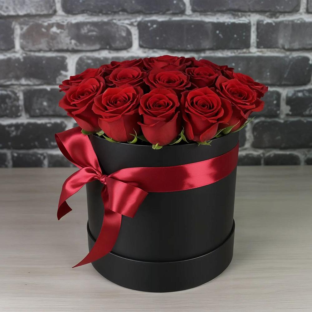 Цветочная композиция из Розы в шляпной коробке в Гусиноозерске